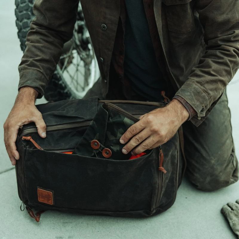 Evergoods Civic Travel Bag 26L - GRIFFIN Edition - Waxed Camo